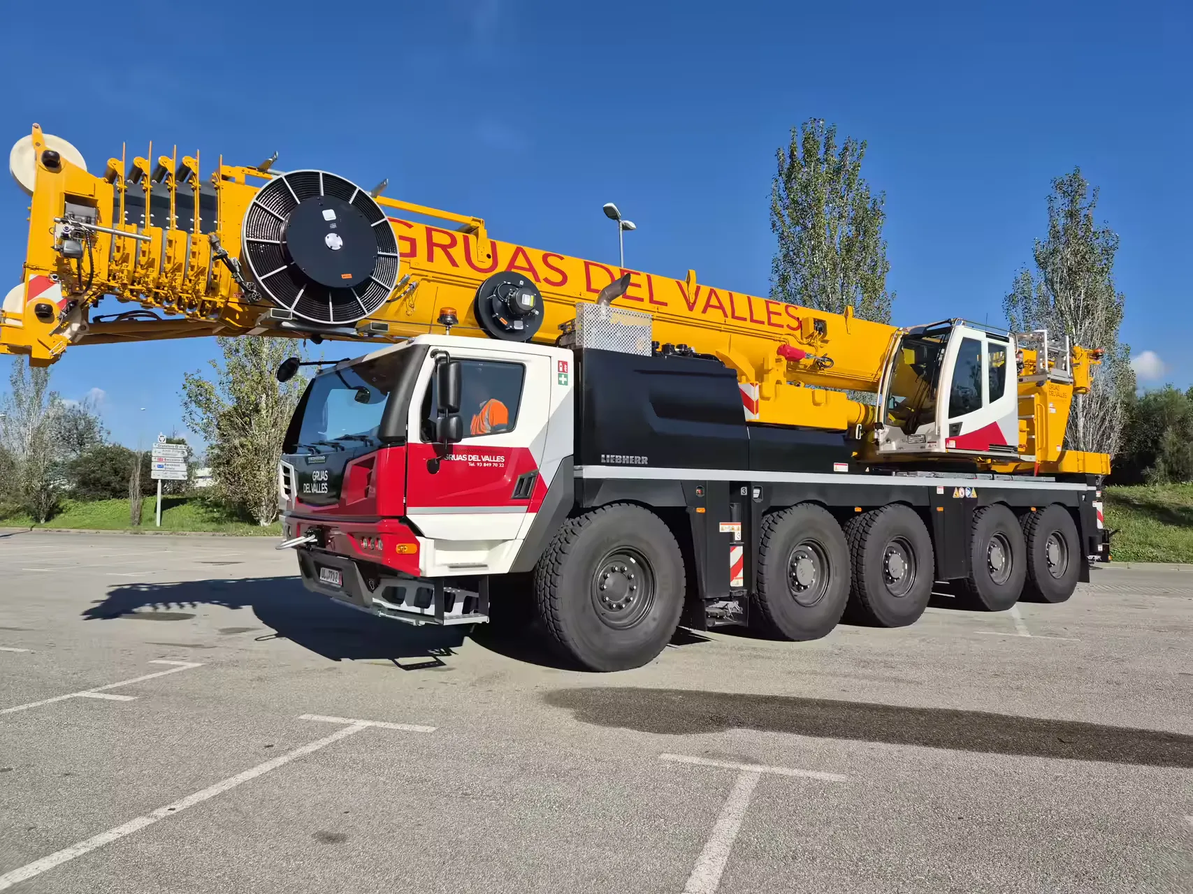Grúa del Vallès en una operación industrial